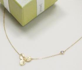 Bridesmaid gifts - Set of 5 - Tiny petal necklace with crystal in gold
